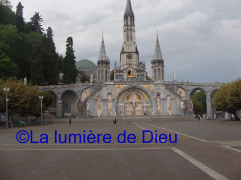 Lourdes : la basilique du Rosaire