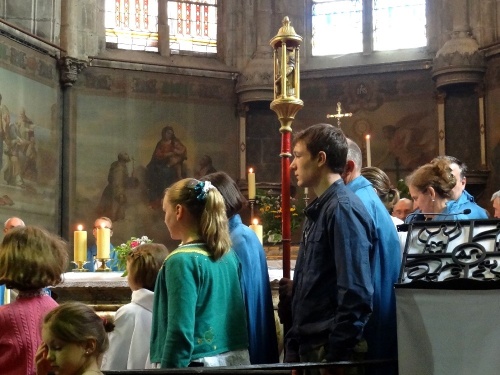 Remise du bâton de Saint Vorles et intronisations de nouveaux confrères dans la Confrérie Saint Vorles en juin 2012