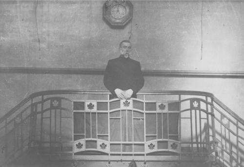 Père à la tribune 