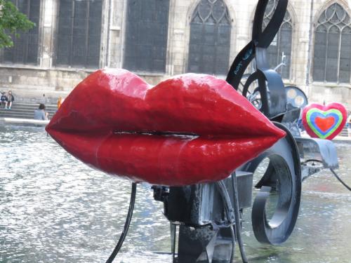 Art éphémère ou non, à Beaubourg, sur les murs et trottoirs
