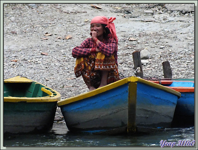 Blog de images-du-pays-des-ours : Images du Pays des Ours (et d'ailleurs ...), Batelière du Lac Phewa (Phewa Tal) - Pokhara - Népal