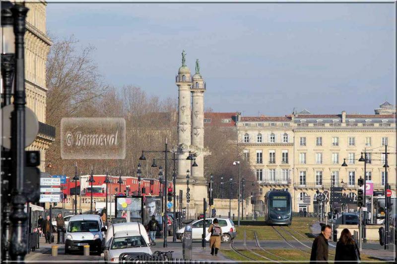 Aquitaine Gironde Bordeaux Place Quinconces colonnes rostrales