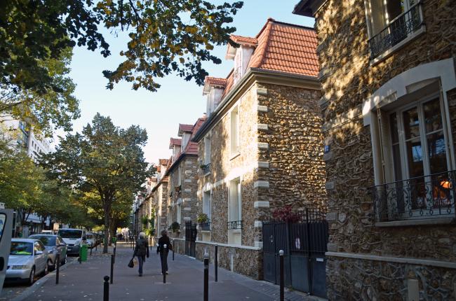 ☻ Visite guidée du village de Bercy avec Générations13