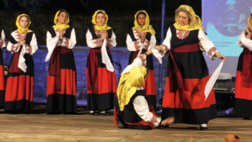 Le balcon posé sur la mer (41-2) à Χίος. Le balcon dansant 3. Ικαρία & Πελοπόννησος