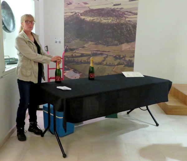 "Bulles au Musée" a fait découvrir aux visiteurs les éléments du Musée relatifs à l'oenologie,  et l'excellence des crémants de  quatre viticulteurs Châtillonnais!