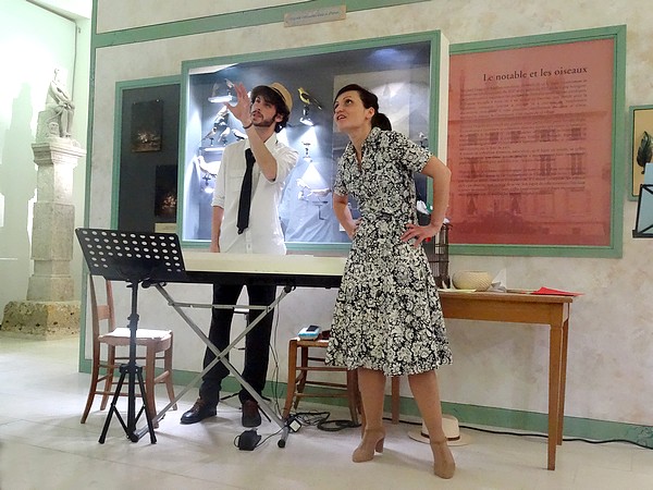 "l'Envolée" un beau spectacle poétique proposé lors de la "Journée de l'Ecrit", par la Bibliothèque Municipale et le Musée du Pays Châtillonnais-Trésor de Vix