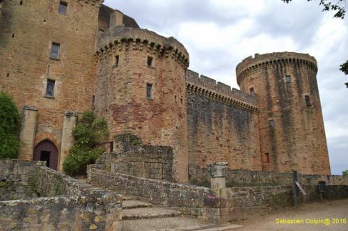 Le château de Castelnau-Bretenoux  (Lot)