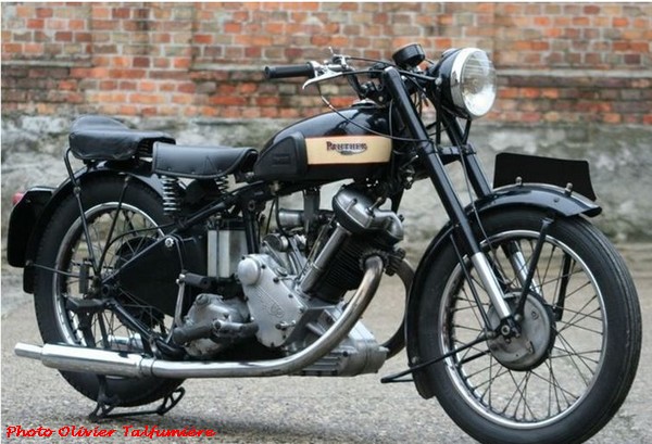 "Moto Légende" à Prenois...