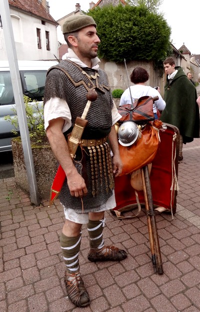 La légion VIII Augusta a marché entre Bibracte et Alésia !