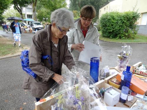 Le vide-greniers 2013 des Amis de la Charme