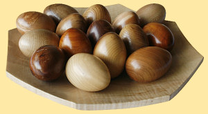 Résultat de recherche d'images pour "oeufs en bois"