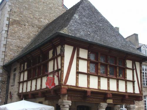 Dinan