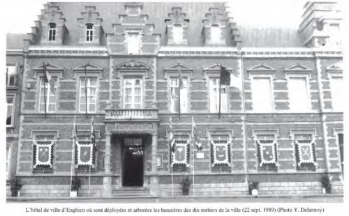 Des bannières d'hier aux enseignes d'aujourd'hui