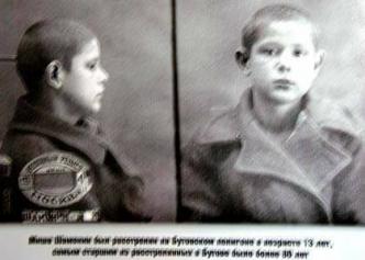 L’image contient peut-être : 2 personnes, texte