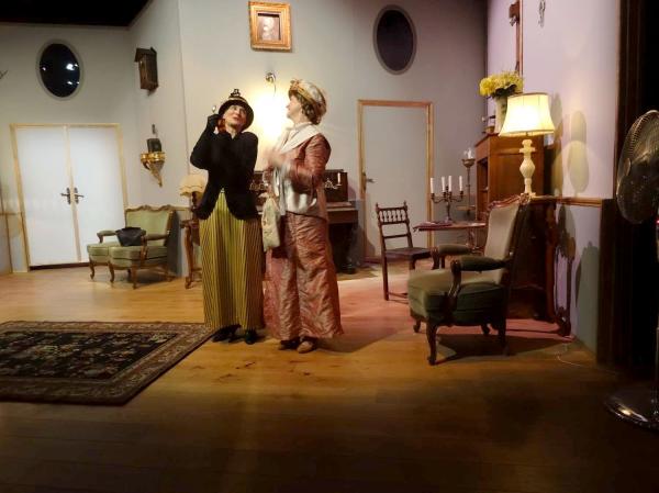"L'affaire Tringlet-Patifon", le nouveau théâtre estival de la Compagnie des Gens...