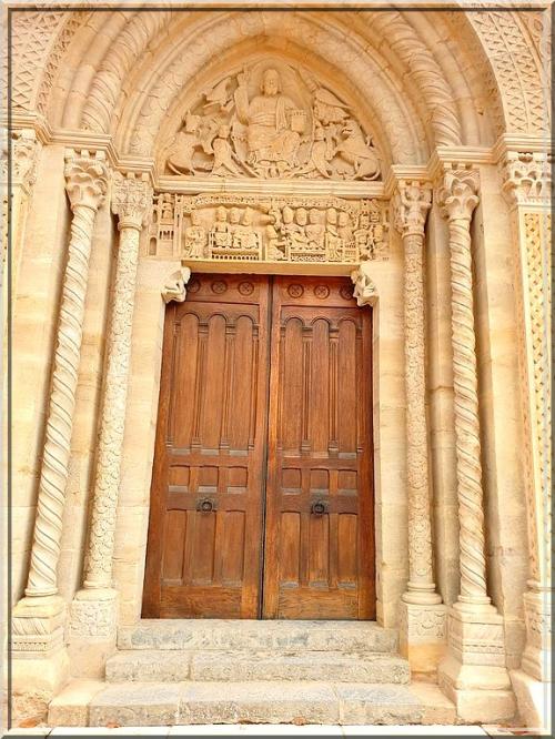 1029 - Semur en Brionnais en Saône-et-Loire (71)