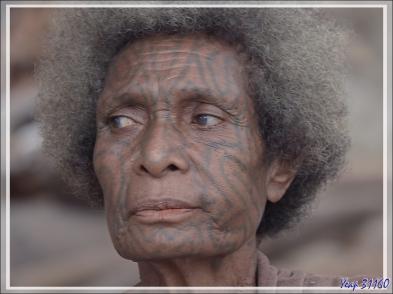 Le débarquement a eu lieu avec des images très colorées en pré-spectacle Sing Sing, qui sera peut-être le plus beau de tous - Tufi - Maclaren Harbour - Province d'Oro - Papouasie Nouvelle-Guinée