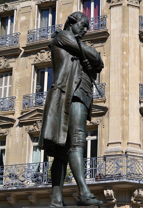 Beaumarchais dans le quartier du Marais par Louis Clausade