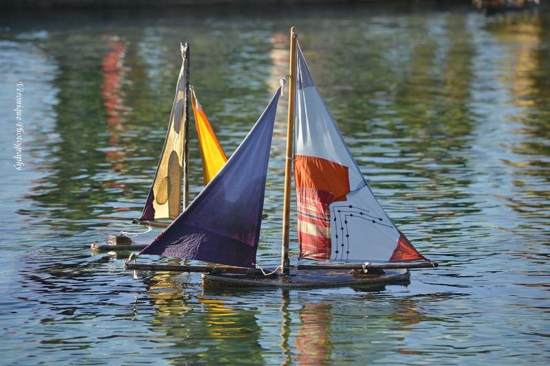  Jardin des Tuileries : Maman les p'tits bateaux qui vont sur l'eau ...