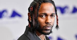 Un célèbre rappeur avoue avoir observé un OVNI ! 