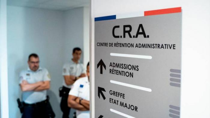 Une pleureuse est née elle s’appelle Robert Ménard (MERCI MACRON)