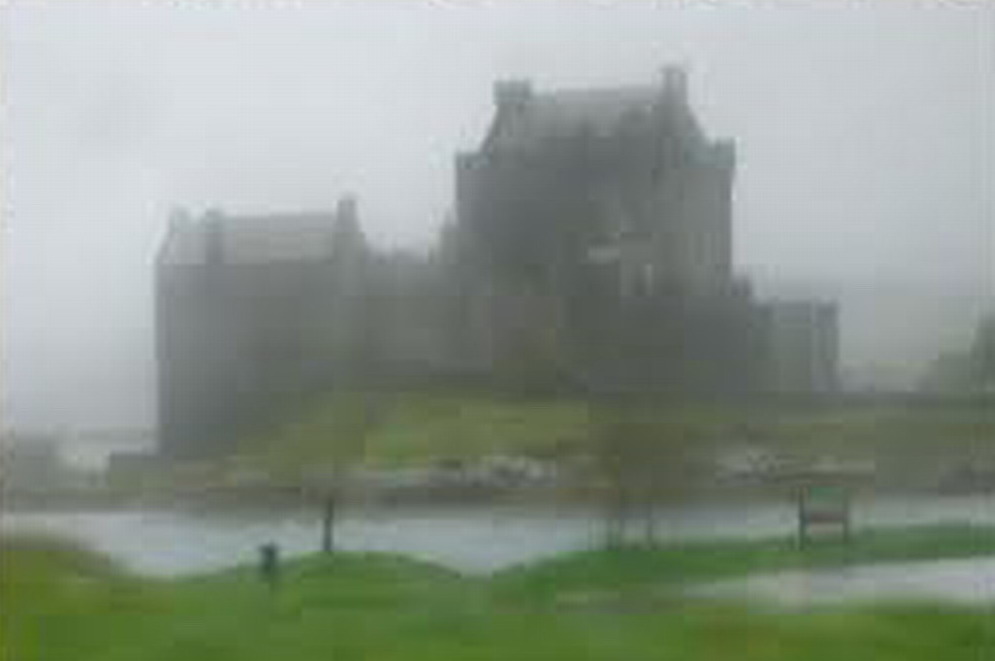 château écossais dans la brume