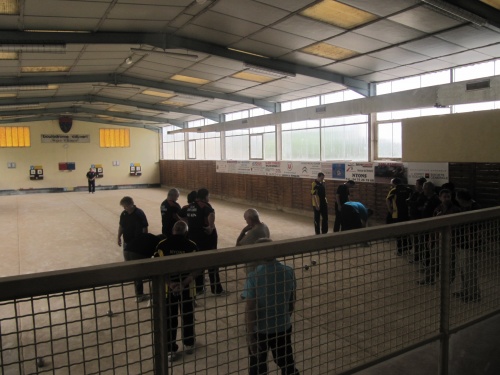 FAUCON 84 - 16 Quadrettes le 8 Mai 2012