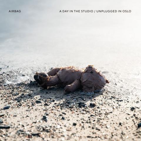 AIRBAG - Les détails du CD/DVD live A Day In The Studio / Unplugged In Oslo