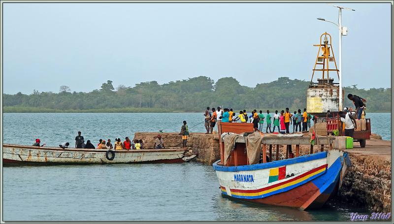 Errance dans les rues surchauffées de Bolama - Ile de Bolama - Bijagos - Guinée Bissau
