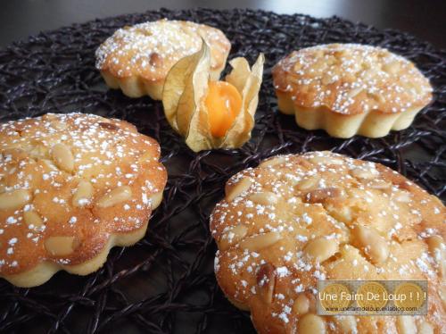 Gâteaux moelleux au citron et aux pignons 
