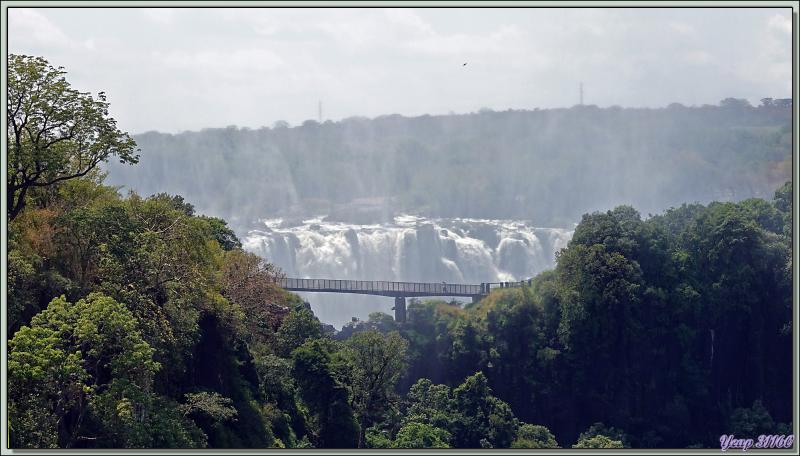 Frontière Zimbabwe / Zambie sur le Pont des Chutes Victoria