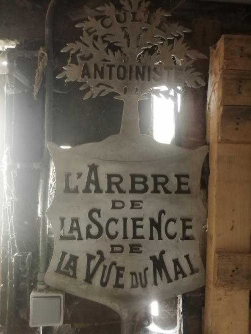Emblème antoiniste de l'arbre (FaceBook Vincent Bourgeois, Schaerbeek)