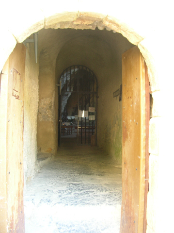 Saint-Paul de Fenouillet : L'ermitage Saint-Antoine de Galamus