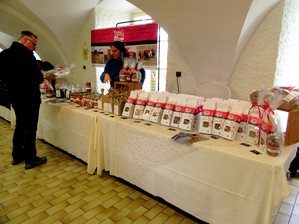 Le Marché de Noël du Zonta Club propose encore aujourd'hui de bien beaux achats pour les Fêtes !