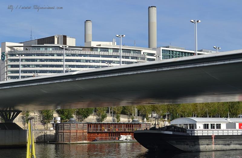 Symbole de la fin du XXe siècle, le pont Charles-de-Gaulle