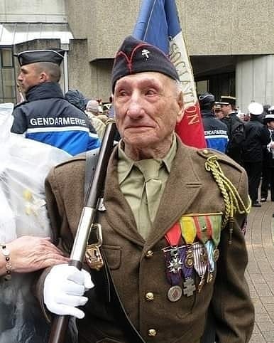 * Marcel Barbary - Ancien de la 1ère DFL -  nommé  Officier de la Légion d'honneur