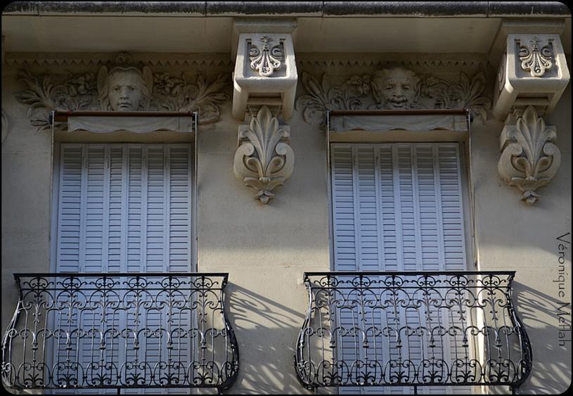 Paris 7ème : Cariatides et macarons au 148 rue de Grenelle