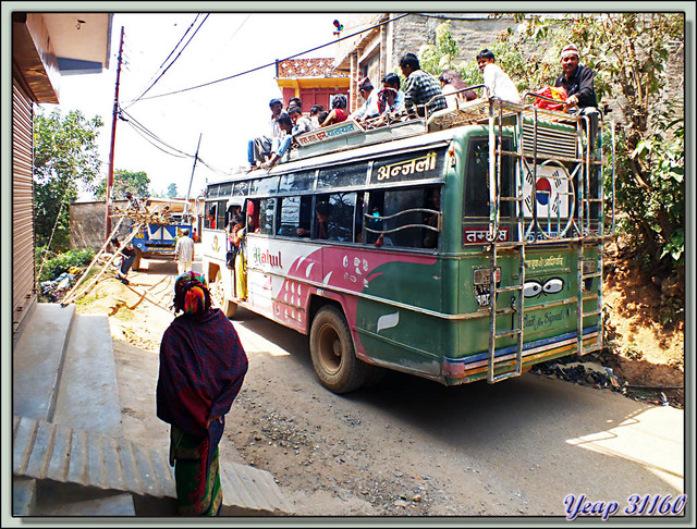 Blog de images-du-pays-des-ours : Images du Pays des Ours (et d'ailleurs ...), Transports en commun - Tansen (Palpa) - Népal