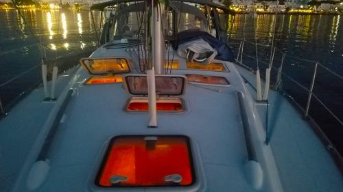 Le balcon posé sur la mer (12) entre Μύκονoς et Πάρος. Le balcon du Lundi de Pâque