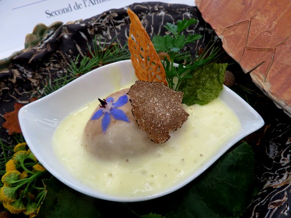Le concours de  "l'œuf brouillé à la truffe" , lors de la Fête de la truffe Impériale, a connu un beau succès