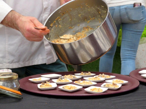 Arole Dupaty, chef du Sabot de Venus de Bure les Templiers a préparé une succulente recette au Salon Arts et Saveurs du Lions Club Châtillonnais