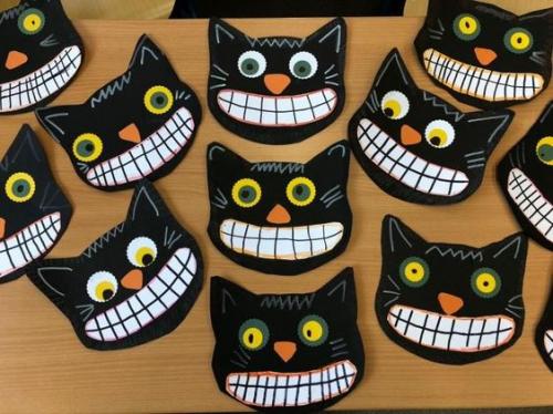 Idée arts Pinterest : chat noir n°3 (ou "le chat du Cheshire")