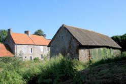 LES REMPARTS DE HERENGUERVILLE (Manche)