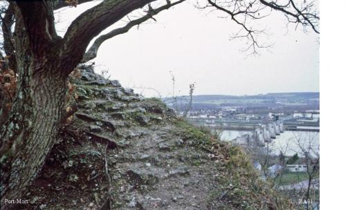 LES REMPARTS DE PORT-MORT (Eure)