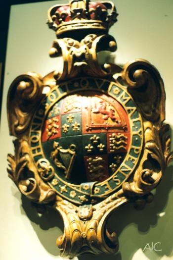 Honi soit qui mal y pense !