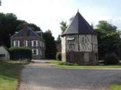 LES REMPARTS DE GUISENIERS (Eure)