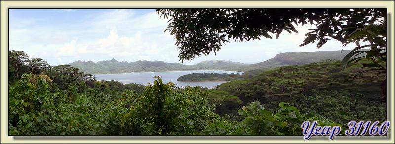 Vue panoramique sur Huahine Iti et la baie de Maroe - Huahine - Polynésie française 