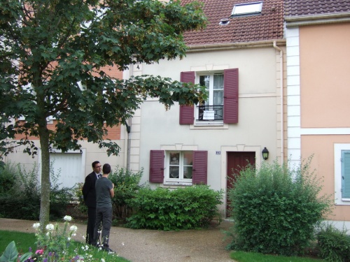 La façade côté rue pietonne