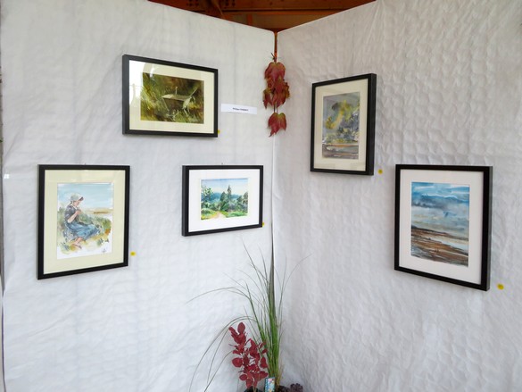 Au Salon d'Automne de Chamesson en 2024, 35 peintres ont présenté 165 tableaux, tous plus beaux les uns que les autres !