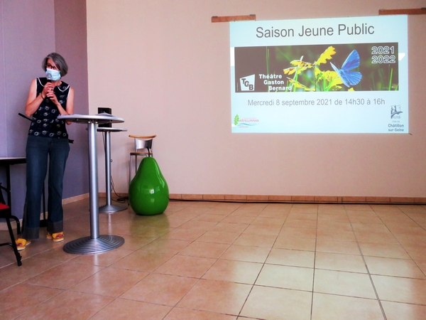 Le "Programme Jeune Public" du Théâtre Gaston Bernard pour 2021-2022a été présenté par sa Directrice, Catherine Miraton....